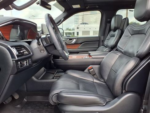 Certified 2024 Lincoln Navigator Reserve AWD/4WD image 4