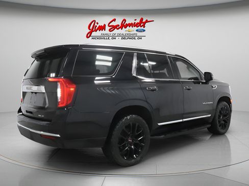 Used 2022 GMC Yukon SLT w/ SLT Luxury Package AWD/4WD image 6