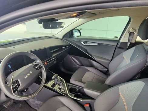 Used 2024 Kia Niro LX FWD image 16