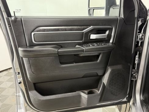 Used 2024 RAM 2500 Big Horn w/ Sport Appearance Package image 23