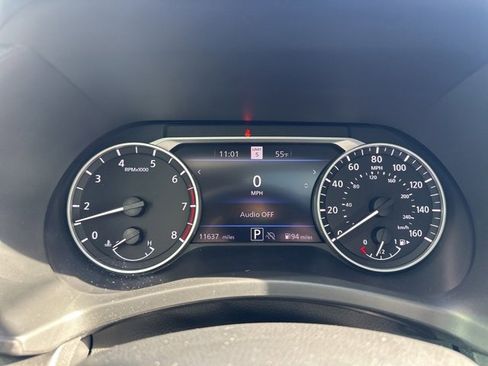 Used 2024 Nissan Sentra SR w/ SR Premium Package image 11