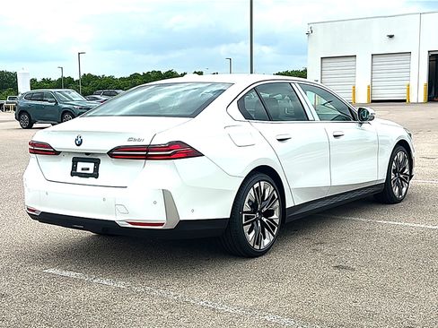 New 2026 BMW 530i w/ Premium Package RWD image 8