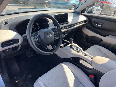 Used 2023 Honda HR-V LX image 9