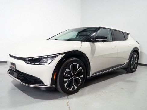 Used 2024 Kia EV6 Wind w/ Wind Technology Package RWD image 9