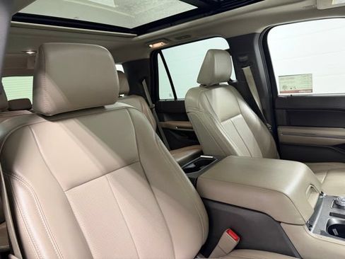 Used 2021 Ford Expedition XLT AWD/4WD image 31