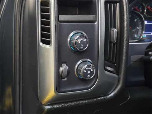 Used 2018 Chevrolet Silverado 1500 LT w/ LT Eassist Package image 23