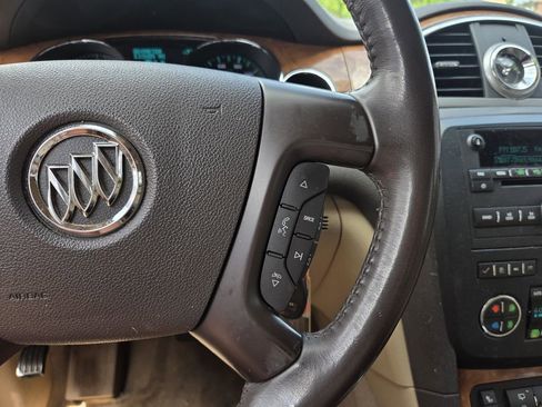 Used 2011 Buick Enclave CXL image 21