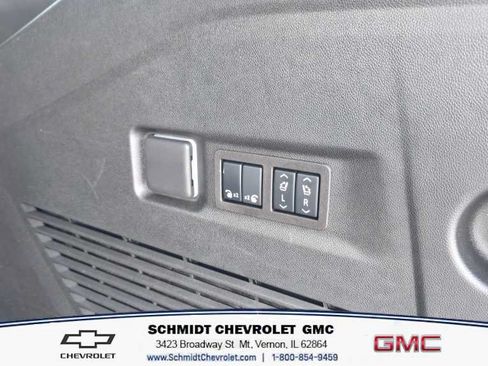Used 2024 Chevrolet Suburban Premier AWD/4WD image 10