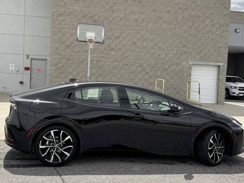 Used 2024 Toyota Prius Prime FWD image 5