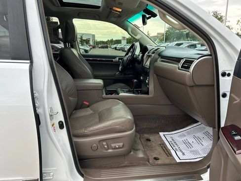 Used 2018 Lexus GX 460 Premium w/ Premium Package AWD/4WD image 13