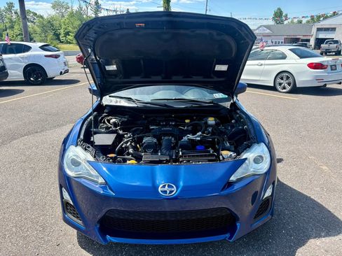 Used 2013 Scion FR-S RWD image 9