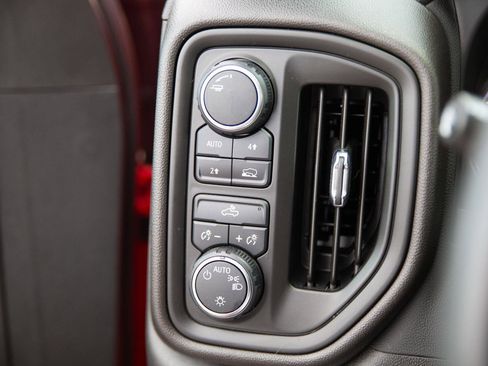 Certified 2023 Chevrolet Silverado 1500 Custom image 17