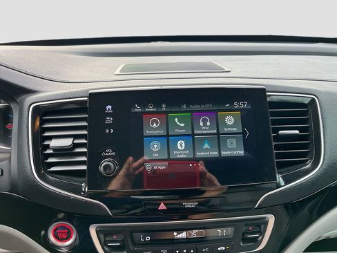 Used 2021 Honda Pilot Touring image 19