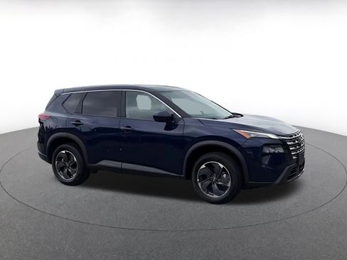Used 2025 Nissan Rogue SV FWD image 2