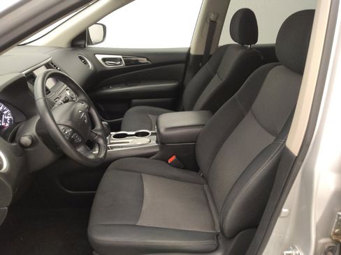 Used 2019 Nissan Pathfinder SV FWD image 17