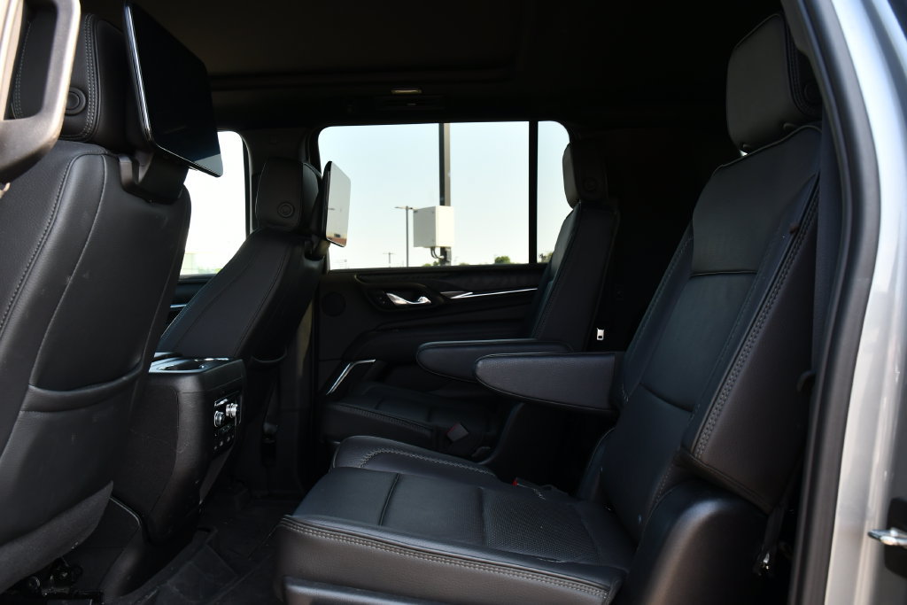 Used 2024 GMC Yukon XL Denali AWD/4WD image 27