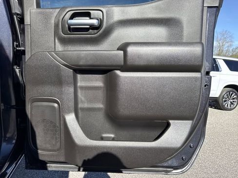 Used 2023 Chevrolet Silverado 1500 Custom image 23