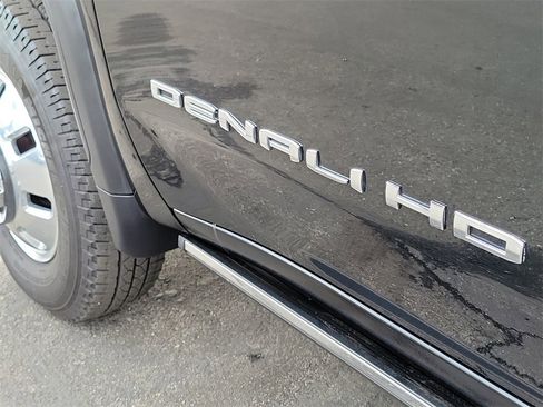 Certified 2025 GMC Sierra 3500 Denali Ultimate image 33