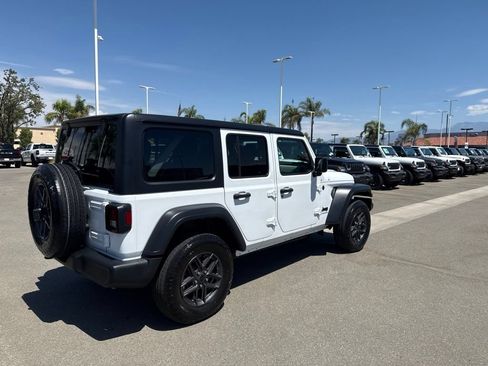 Used 2024 Jeep Wrangler Unlimited Sport AWD/4WD image 4
