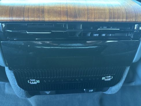 Used 2024 Jeep Grand Wagoneer Series III w/ HD Trailer Tow Package image 24