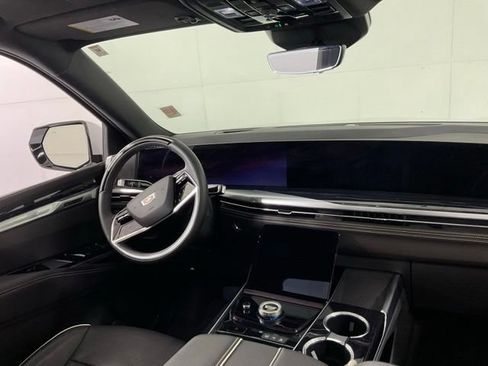 Used 2025 Cadillac Escalade Sport AWD/4WD image 26