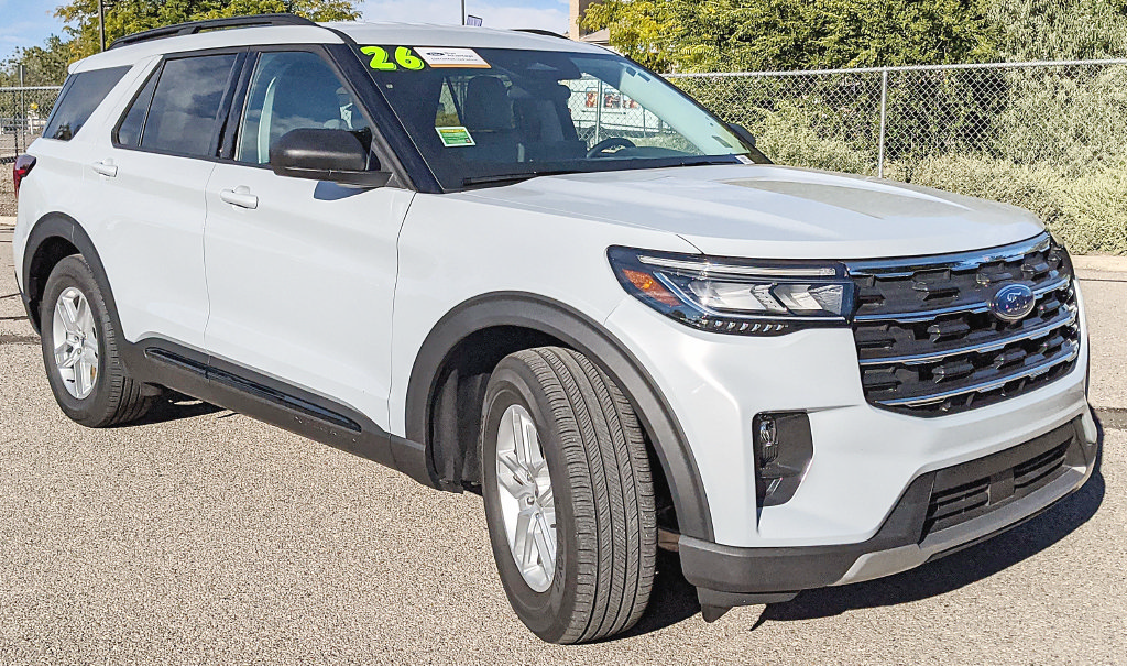 Certified 2026 Ford Explorer Active w/ Active Comfort Package RWD image 1