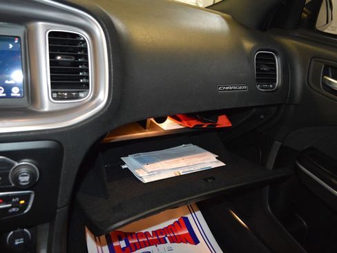 Used 2022 Dodge Charger SXT image 21