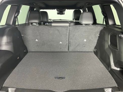 New 2026 Jeep Cherokee Overland image 28