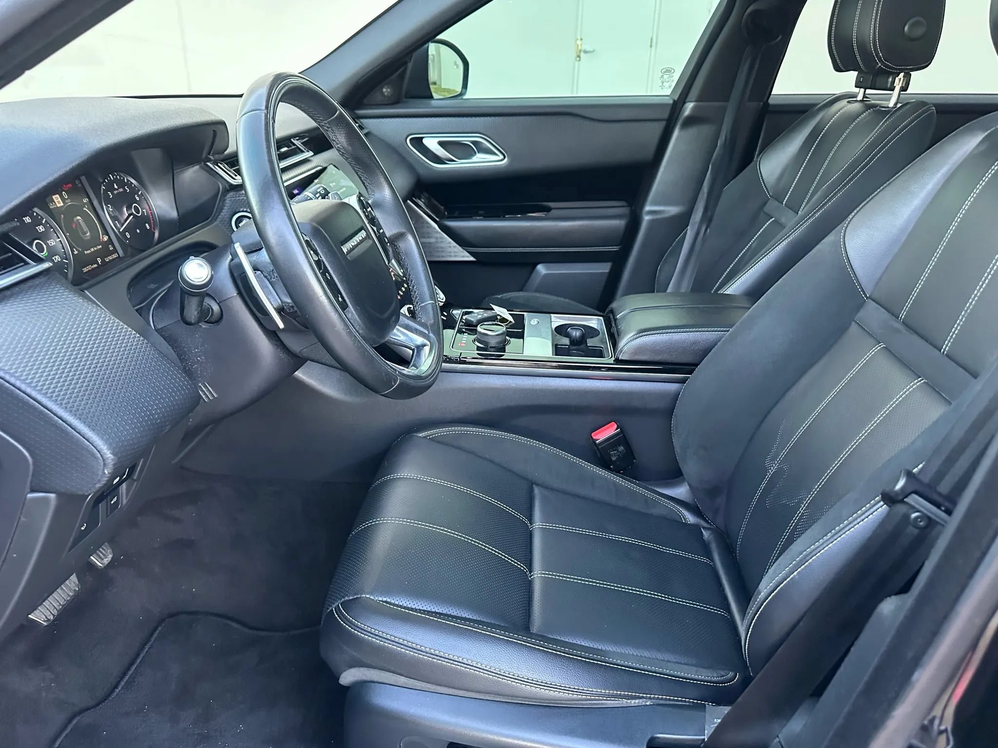 Used 2020 Land Rover Range Rover Velar R-Dynamic S AWD/4WD image 18