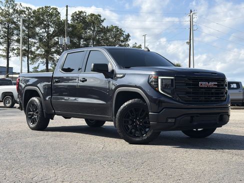 Used 2023 GMC Sierra 1500 Elevation w/ X31 Off-Road Package AWD/4WD image 3