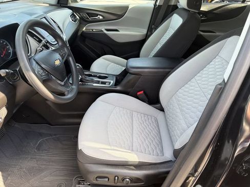 Used 2020 Chevrolet Equinox LS w/ LS Convenience Package FWD image 9