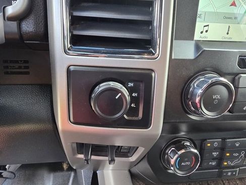 Used 2019 Ford F350 Lariat w/ Chrome Package image 25