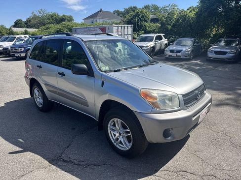 Used 2005 Toyota RAV4 4WD image 10