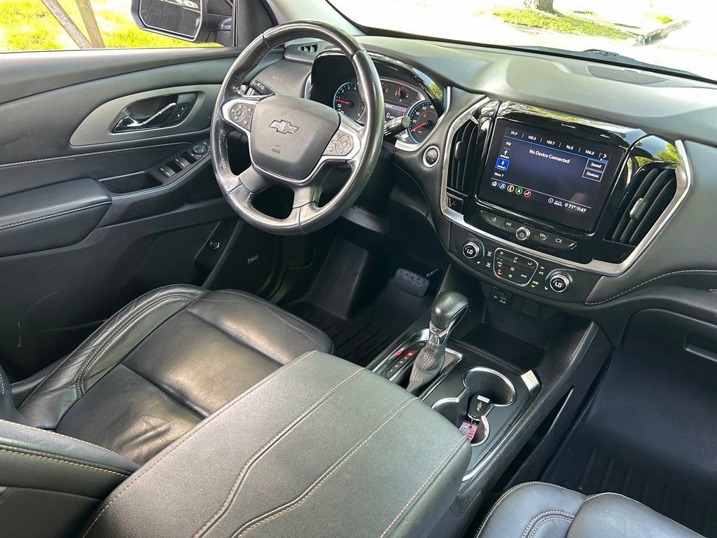 Used 2021 Chevrolet Traverse RS FWD image 10