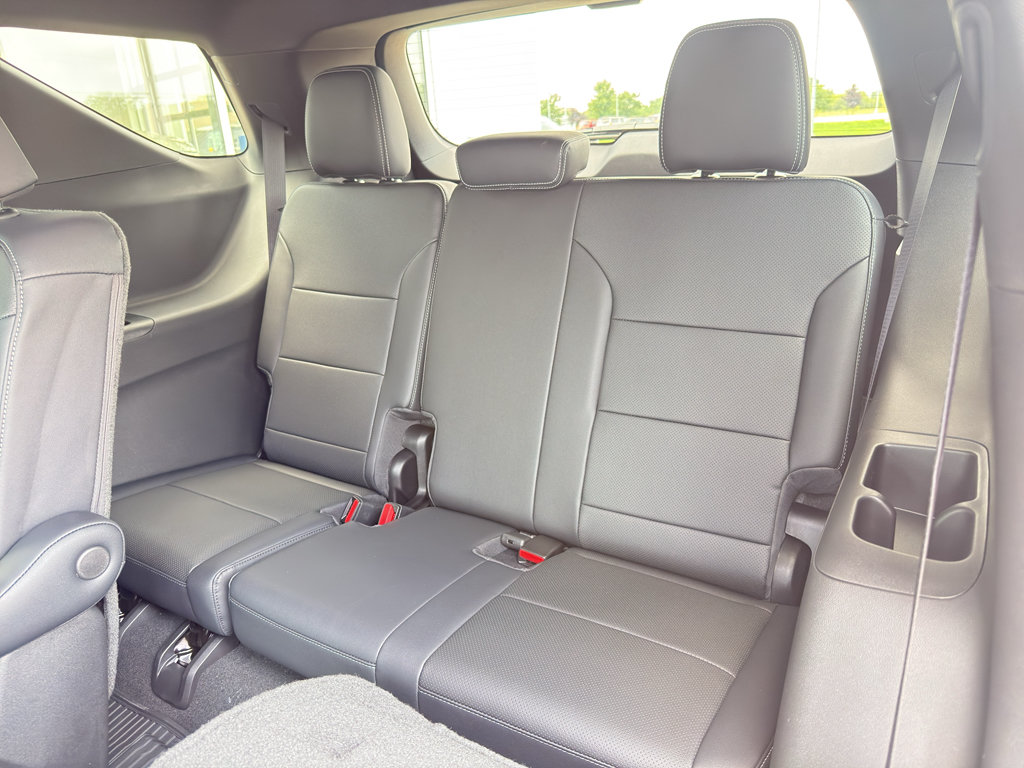 New 2026 Chevrolet Traverse LT w/ Driver Confidence Package FWD image 36