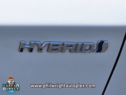 Used 2015 Toyota Prius Four FWD image 14