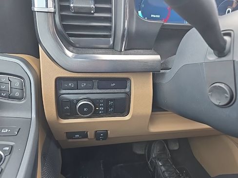 Used 2024 Ford F250 Lariat w/ Lariat Ultimate Package AWD/4WD image 21