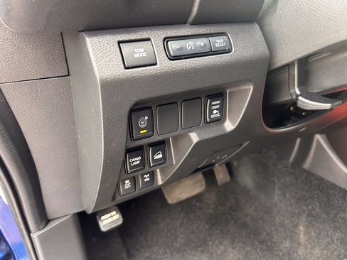 Used 2025 Nissan Frontier PRO-4X w/ Pro Convenience Package AWD/4WD image 11