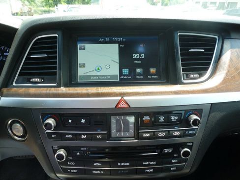 Used 2015 Hyundai Genesis 5.0 RWD image 27