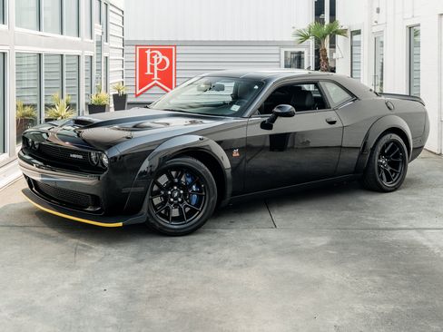 Used 2023 Dodge Challenger R/T Scat Pack RWD image 2