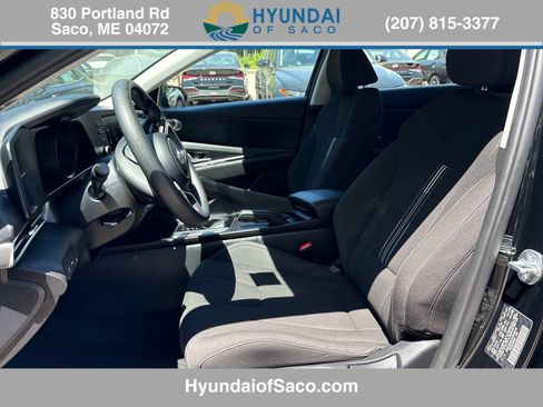Used 2023 Hyundai Elantra SEL w/ Winter Weather Package FWD image 9