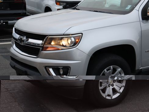 Used 2019 Chevrolet Colorado LT w/ Luxury Package, Chrome AWD/4WD image 6