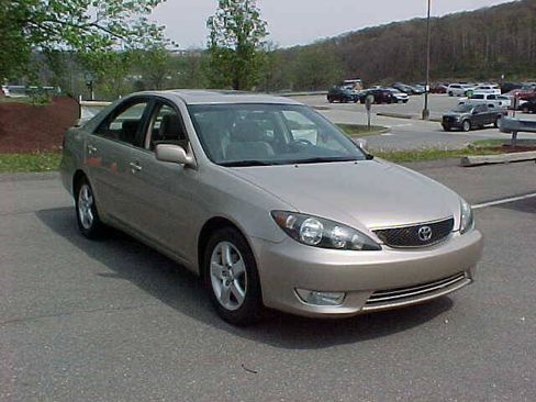Used 2006 Toyota Camry SE FWD image 32