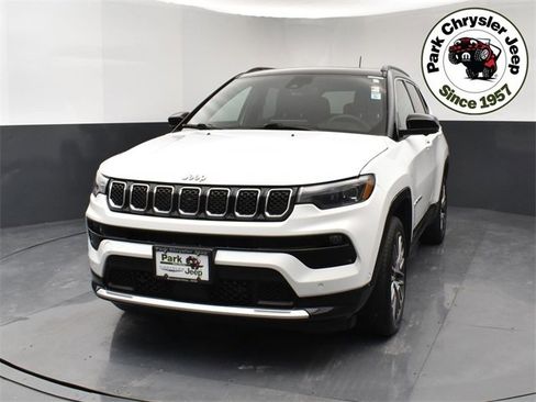 Used 2024 Jeep Compass Limited w/ Elite Group image 2