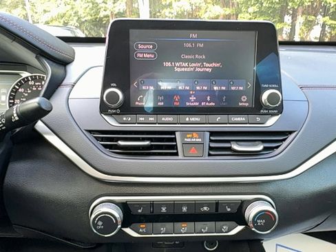 Used 2021 Nissan Altima 2.5 SR w/ SR Premium Package image 22