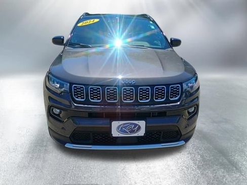 Used 2024 Jeep Compass Limited AWD/4WD image 9