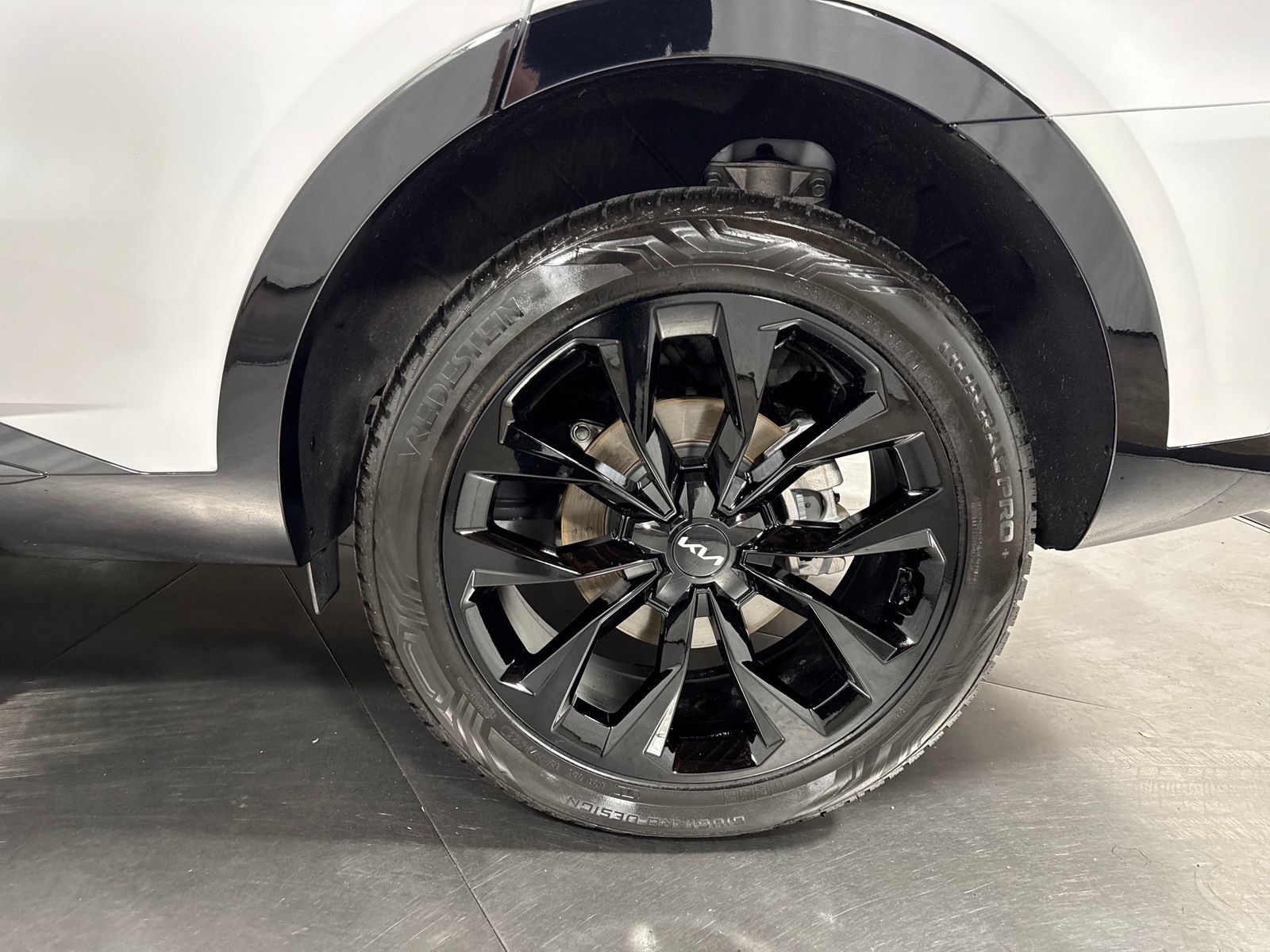 Certified 2023 Kia Sorento SX AWD/4WD image 12