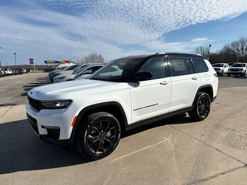 New 2025 Jeep Grand Cherokee L Limited AWD/4WD image 15