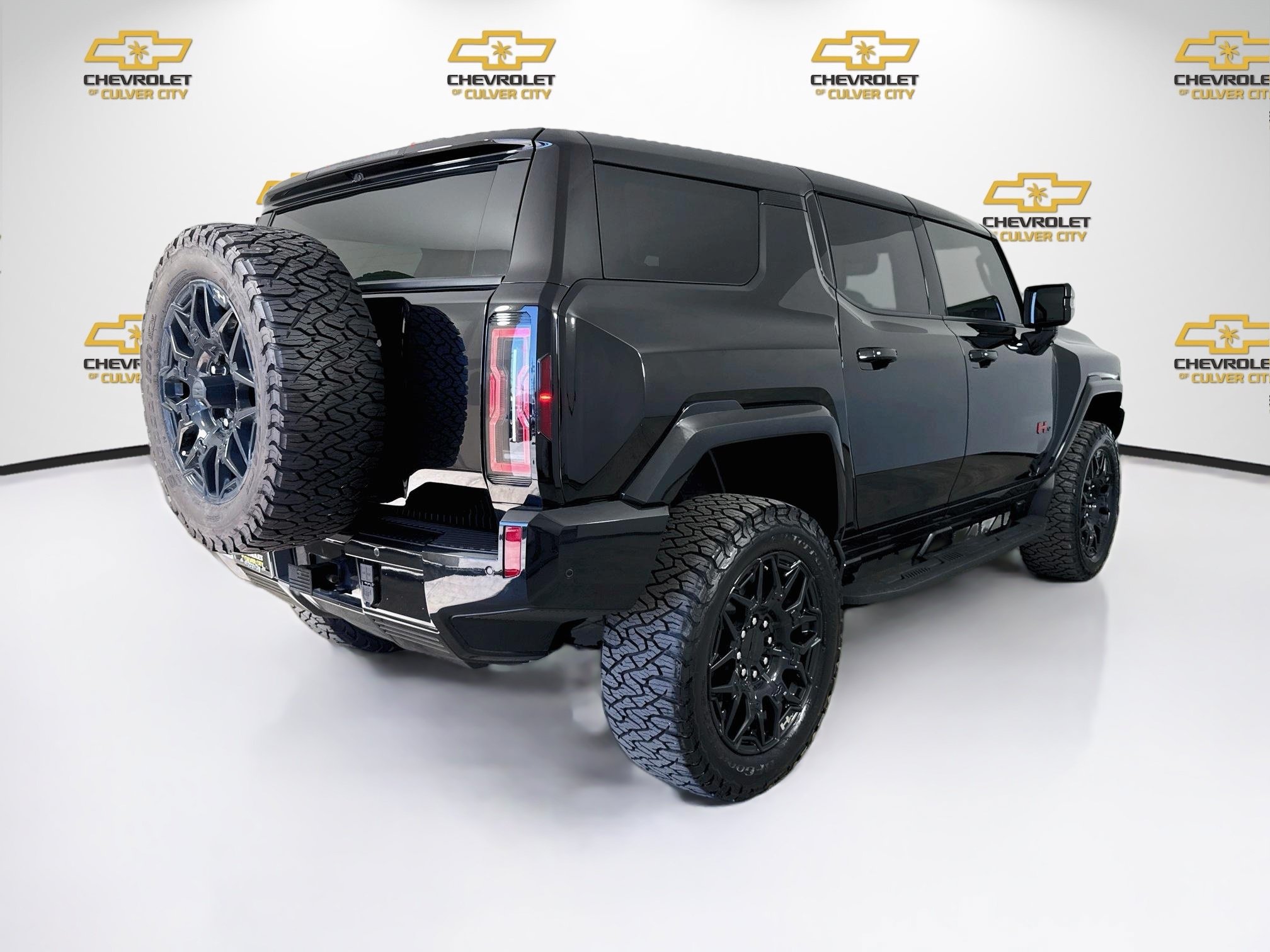 Used 2024 GMC Hummer EV 2X AWD/4WD image 8
