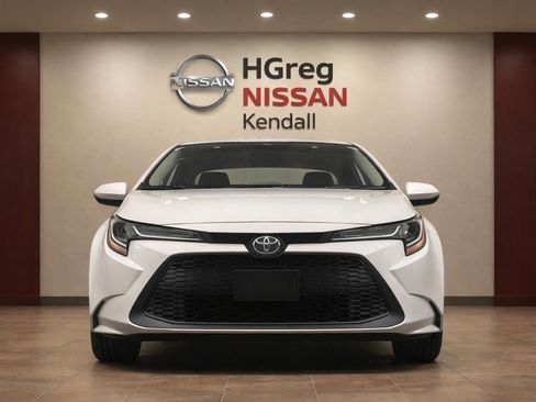 Used 2023 Toyota Corolla LE image 5